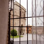 Casa de Bisagra